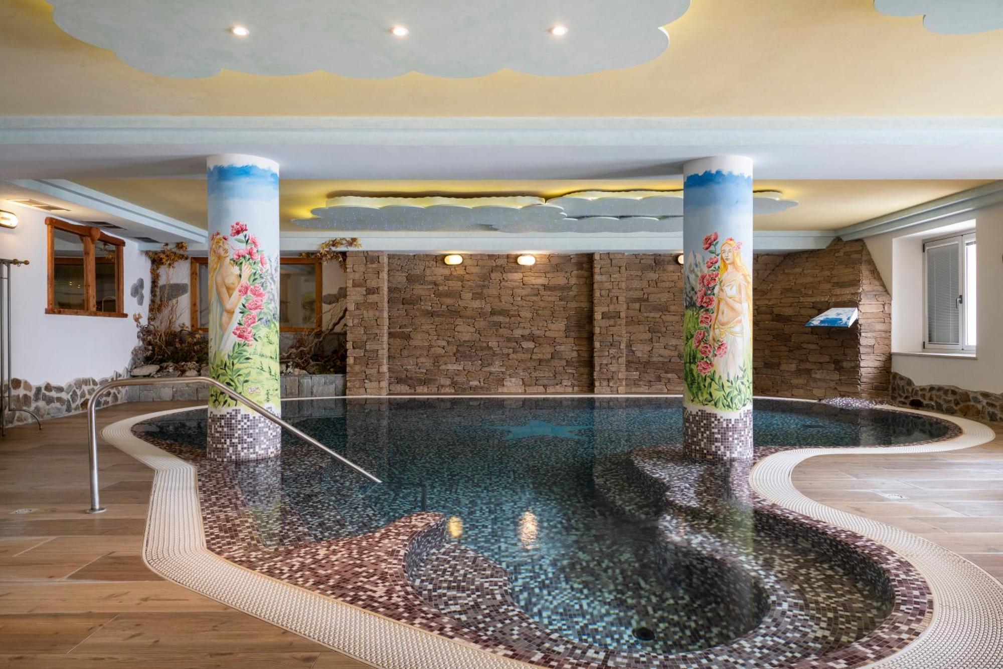 Sport Hotel Vittoria Passo del Tonale Esterno foto