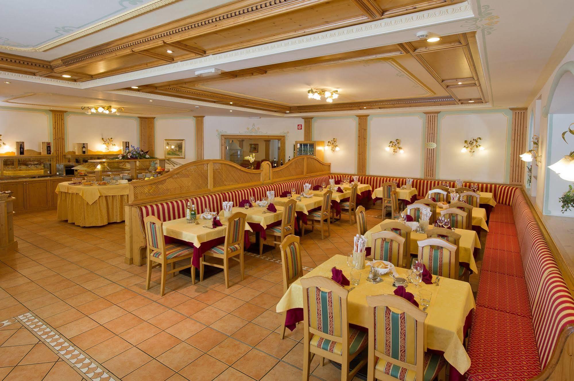 Sport Hotel Vittoria Passo del Tonale Esterno foto