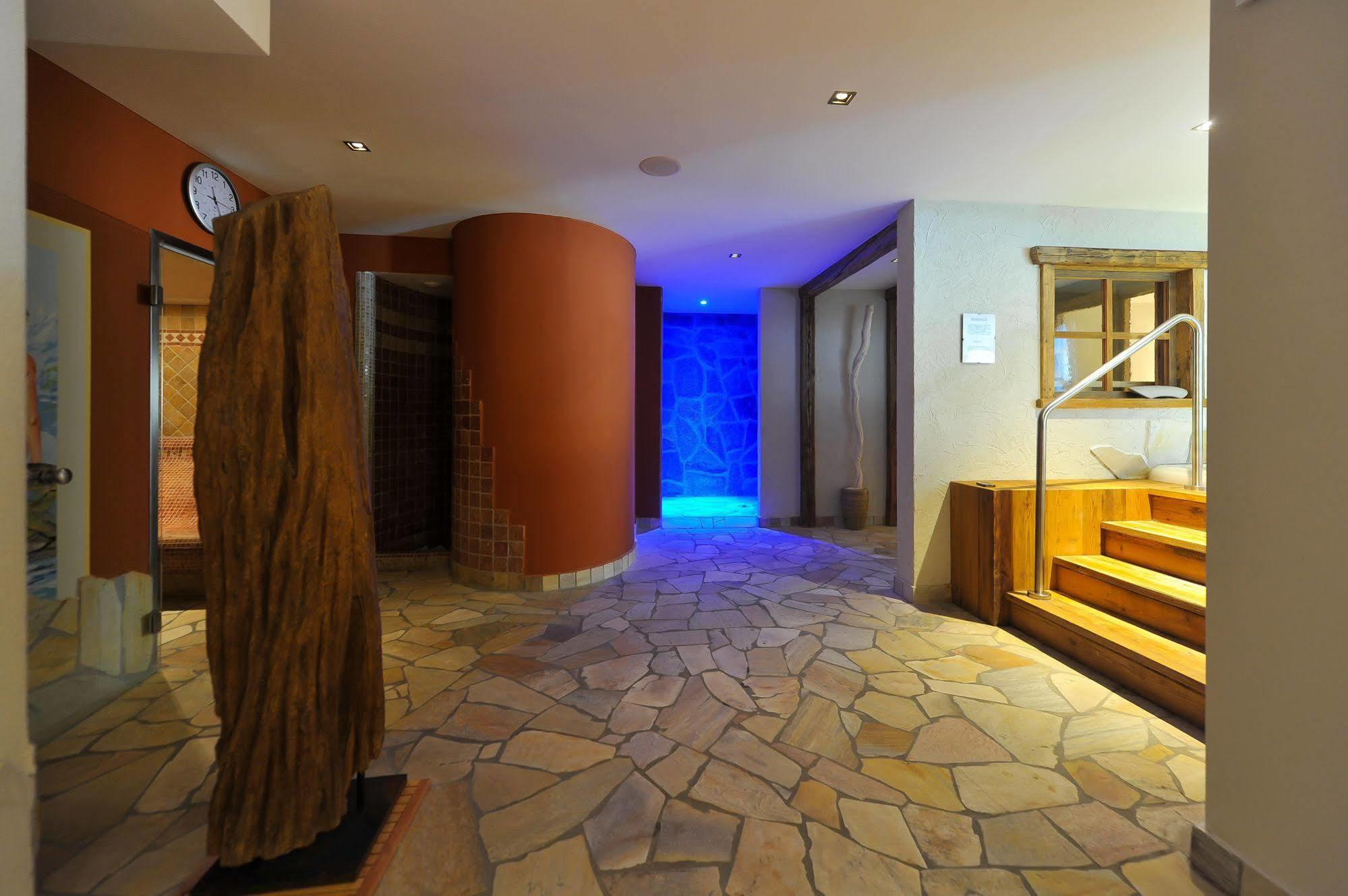 Sport Hotel Vittoria Passo del Tonale Esterno foto